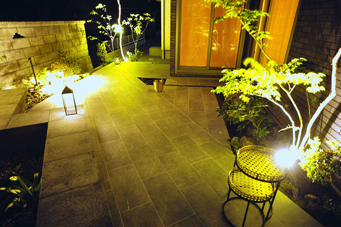 ガーデンライトで夜のお庭をより美しく、使いやすく | niwary | 彦根